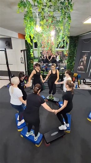 Ivana Nikolić on Instagram: "Step kolo😂😂😂 Evo jednog izazova za folklorce😉 Naučih i ja 🫣💪🏼🙉 #stepaerobics #stepaerobic #step #stepcircuit #stepaerobic #stepaerobicsfun #kolo #uzickokolo #kolo #rogatica #fyn #aerobic #instafun #viralreels #viralvideo #foryoupage #folklor #folklor #folklore #proba #balkanpeople #balkanhumor #fitnessmama"