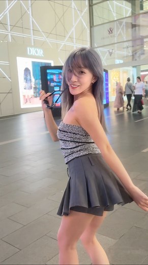 Angeline 安小本安 🐣 안젤린 | 喝着最苦的Espresso，享受着最狂欢的PARTY！💃🏻🙌🏻🔥 生活不就是这样吗？💁🏻‍♀️☕️ 努力工作，也努力活得热烈自在！！❤️‍🔥 大家没有被我转晕吧？🤪😵‍💫哈哈哈哈哈哈哈 📸： @yingmingchin 百万运镜师宝贝！😘 #espresso转圈运镜挑战... | Instagram