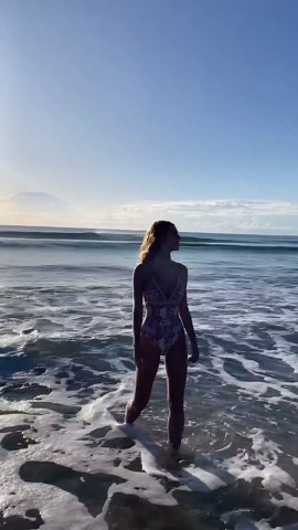 Emily Feld on Instagram: "Sunrise shoot @lionesscreative_"