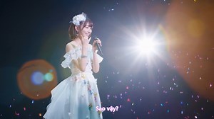Sakura hát tiếng Nhật là thần. Dù đã xem bao nhiêu lần đi nữa, khoảnh khắc em cất lên những câu đầu tiên, cảm xúc vẫn vẹn nguyên như lần đầu. ___ Source: HKT48 Haru no Kanto Tour 2017 (Saitama Super Arena) | Đồng cỏ mèo của Miyawaki Sakura