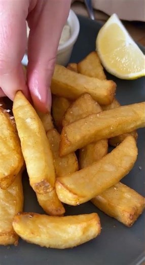 Sunshine Girl eating ASMR Fish & Chips #asmr #ai #food #viral #asmrfood #foodvideos