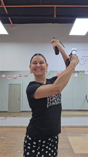 Paola Tamayo on Instagram: "Castañuelas flamencas ❤️💃 Por acá les comparto un tutorial para tocar las castañuelas al ritmo de Ta ria pi ta, ria ria pi ta muy usado en las Sevillanas 🤗 Al final del video lo encuentras más lentito 😉 Espero este video te ayude en tu vida flamenca ❤️💃 #Flamenco #Castañuelas #ClasesDeFlamenco #FlamencoClass #FlamencoPanama Panama"