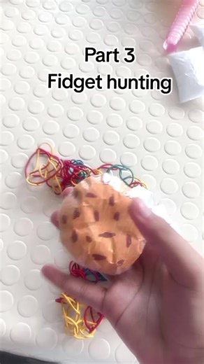 fidget trading RP (@veronicavicente59)’s videos with original sound - fidget trading RP