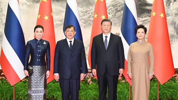 Xi Jinping meets Thai king, welcomes his state visit to China