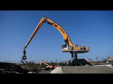 Liebherr LH 110M High Rise Port material handler