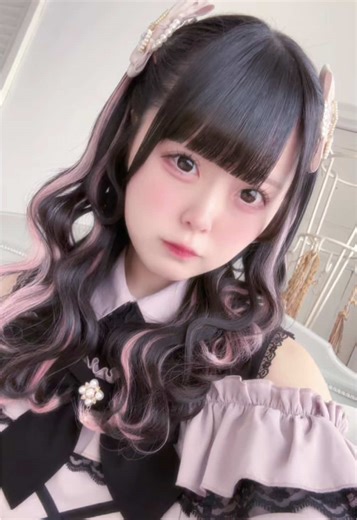 ROJITAさんとのコラボチェキ会が決まりました🎀 ‎『アイドル109人展 Supported by ROJITA』 ‎📍SHIBUYA109渋谷店 8階 ‎5/8(金) 15:00-16:00 ‎5/9(土) 19:00-20:00 ROJITAさんのかわいいお洋服を着させていただきます！ どちらかだけでも！両日でも！ 是非会いに来てください🎀 投票もありますので是非よろしくお願いします🙇‍♂️ #アイドル109人展 #ROJITA #地雷系 #地雷系女子 #おすすめ