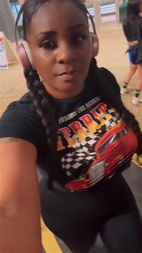 Before I worked out, I attended my fave Kickboxing Class and stayed for ZUMBA which was high energy and intense❣️ This guy bought all the energy 💥 #Fitness #Trending #Gym #Viral #Fyp