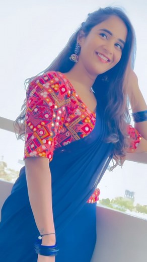 Navya Marouthu | Jala jala patham nuvvu  @deepthi_sunaina  . . Vc: @navya.marouthu  Ey: @swethaa_naidu ❤️ . . #navyamarouthu #deepthisunaina... | Instagram