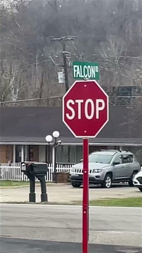 Csx ET44AC hauls in the snow ❄️