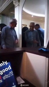 C'est le client à qui ça encore ? 😂😂 | Le Barman Vous Deteste