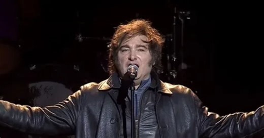 Video: Javier Milei se puso a bailar en la presentación de su libro y enloqueció al público