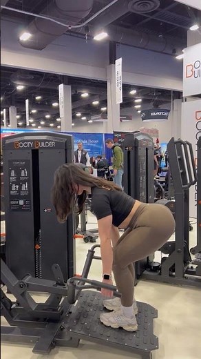 Booty Builder Selectorized Deadlift Machine