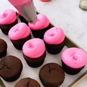 TGIF!! 💕🧁 | Georgetown Cupcake