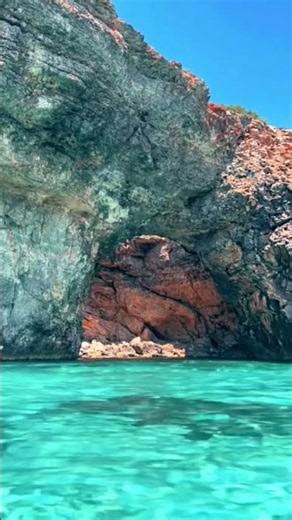 Turquoise Waters & Hidden Caves of Comino, Malta 🌊🩵