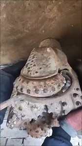 Roller Bit This is called a roller bit, Its usually put on oil rigs or tunnelers.they work extremely well when it comes to breaking rock or dirtSo what they are doing is essentially calibrating and unjammingthe roller bit so it can function properly This is a drilling bit for drilling wells. It is technically an insert tri-cone bit. Often referred to as a roller cone bit, or simply a rock bit. The parts sticking out are inserted into the cone and they crush rock as the drilling assembly is rotat