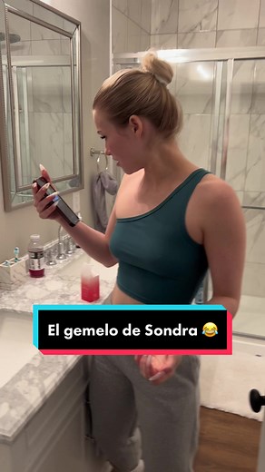 La gringa gemela: Sondra y su hermana en acción