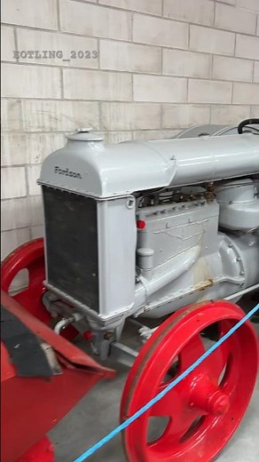 Fordson Reihe im Traktorenmuseum #classictractor #fordson #fordsonmajor #vintagetractor