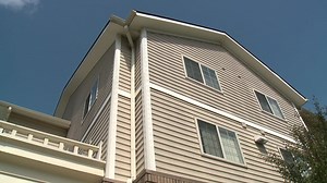 Out-of-service elevator causes concerns at apartment building