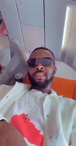 24 reactions | Après plus de trois semaines en Afrique du Sud, Héritier Watanabe va bientôt atterrir à l'aéroport international de N'djili à Kinshasa. Très joyeux de rencontrer ses nombreux fans qui l'attendent pour concert du 25 décembre. Stade des Martyrs ️ #HeritierWata #TOURDECONTRÔLE | Les bons parieurs | Facebook