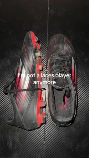 Laceless Cleats: A Game Changer for Football Players