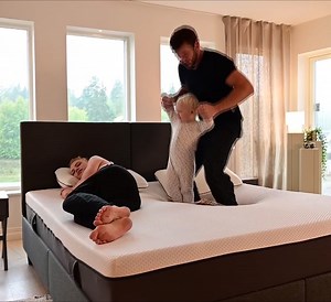 Are you tired of being woken up by your partner tossing and turning at night? We've designed our Emma® mattresses specifically for you. With our zero motion transfer technology, we ensure your sleep stays interrupted - even if your partner decides to start jumping up and down next to you. Try it at home for 200 nights risk-free and wake up the next day full of energy ⚡ | Emma Sleep UK