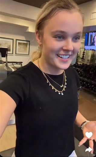 JoJo Siwa Shows Motivation and Joy in Recent Workout Snaps