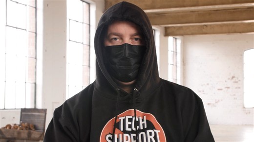 This hacker has infiltrated 3,000+ scam call centers to save their victims