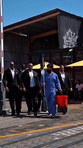 Gym Prank: Cleaner Gets Shocked Reaction