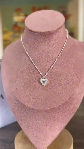 Colar em Prata com Pingente Coração Vazado Cravejado com Micro Zircônias