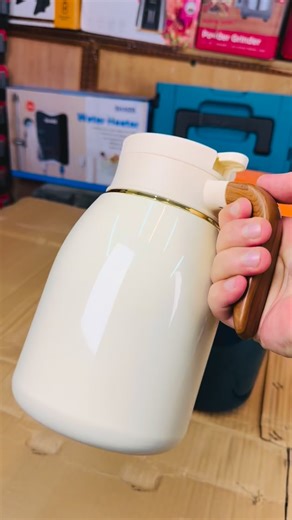 6.8K views · 34 reactions | Korean Lot Stainless 1600ML thermos with Temperature sensor | Geepas | Facebook