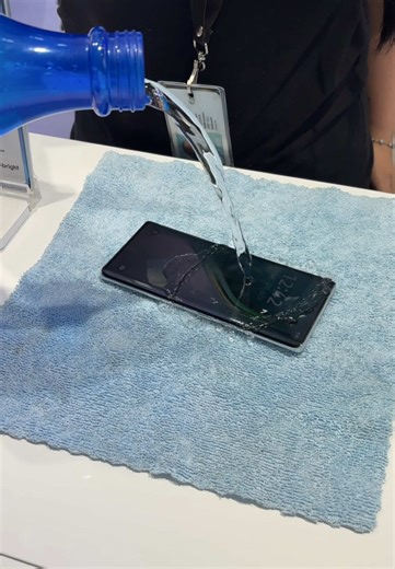 Pruebas del Camon 40 Pro: Resistencia al Agua y Caídas