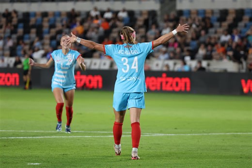 Chicago Red Stars Defeat Portland Thorns 1-0, Mallory Swanson Injured