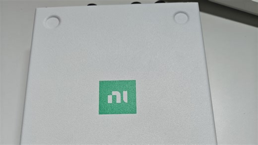 NI USRP B210 新版外壳，logo可不是小米汽车哦😑