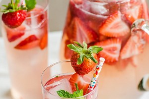 My Kind of Spring Drink Recipe: Strawberry Gin Smash