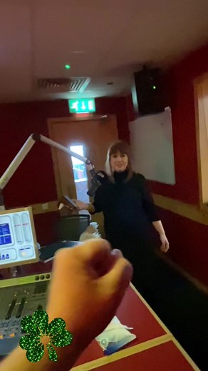 Oonagh in full singing mode for her 4 day weekend song But @stevencooperdj wants to know why did Oonagh do this? 👊🏻 🤣#paddysday☘️ #stpatricksday #4dayweekend #COshow #iradio