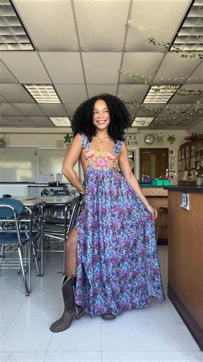 60 Teacher Outfits ft. @naturallife ☀️ I found my style! THANK YOU Natural Life for creating such fun and unique clothing that helped me bring out my sunshine and feel my best this school year! Literally LOVE this brand! ❤️ #naturallifehappy #teacheroutfits | TaylorAnne