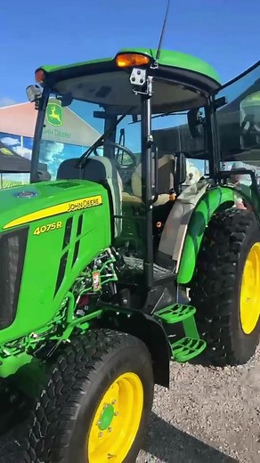 John Deere 4075R Compact Utility Tractor with 75HP