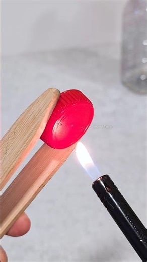 A Chef’s Simple Trick for Using Cooking Oil! #CookingHacks #KitchenHacks #Shorts