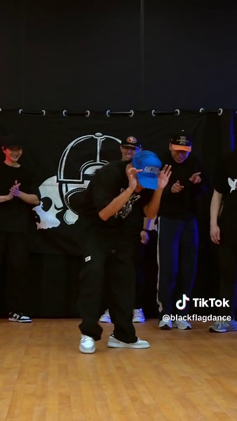 Smack that 👋🏽 #smackthat #akon