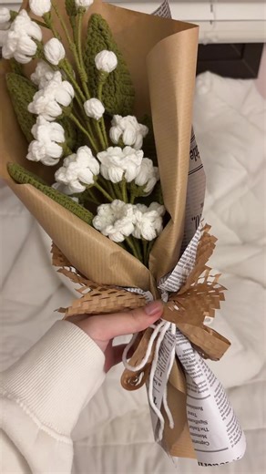 은방울꽃으로 만드는 아름다운 크로셰 꽃다발