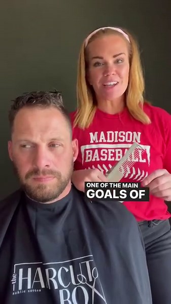 How to Hold Your Comb and Scissors in the Same Hand