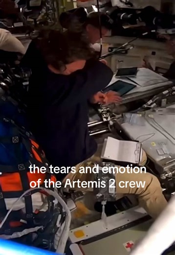 Artemis 2 Crew: Tears and Emotion of Space Mission