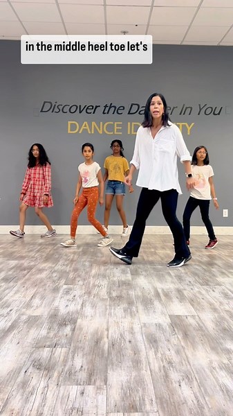 Shaira Bhan Sehgal on Instagram: "Footwork drills for all levels and ages! . . . . #footwork #shuffle #heeltoe #happyfeet #cuttingshapes #dancetutorial #beginnerfriendly"