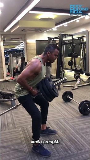 Heavy Weight vs High Reps — What Builds More Muscle?