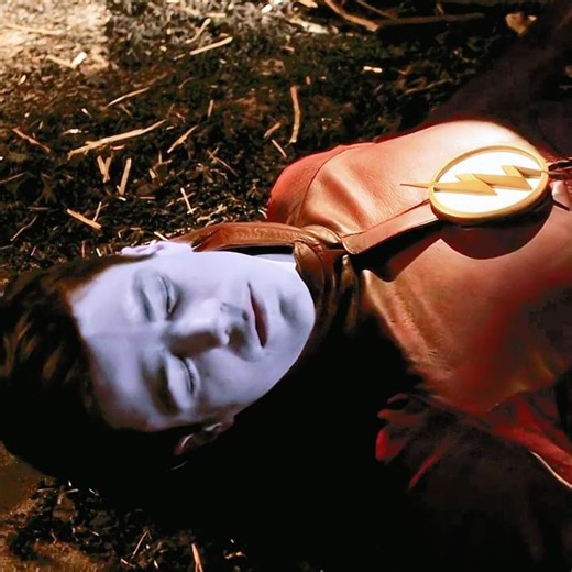 Barry fakes his death! #theflash #barryallen #shorts