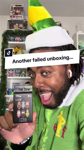 Can someone please tell me who that grumpy cat is so i know who to be mad at….. #pinunboxing #loungeflypins #pixar #disneypintrading