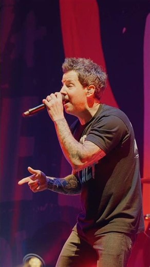 Throwback to singing “Perfect” at @thegarden last year! 🤩🤩🤩 #simpleplan #poppunk #shorts #perfect