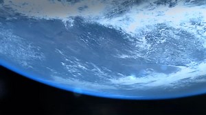 📈In recent years, Beijing has been leveraging its vast market advantages to attract global resources and strengthen its role as an international economic & trade hub. ✈️The Beijing Daxing International Airport Economic Zone, as a key driver of coordinated development of the #Beijing-#Tianjin-#Hebei region, plays an important role in Beijing's high-level opening-up.🤝 ✈️Boasting 北京大兴国际机场Beijing Daxing International Airport, a new momentum for national development, the zone will make good use of 