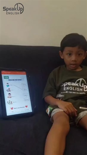 SpeakUp Kids Malang (Kursus Bahasa Inggris mulai usia 7 tahun) on Instagram: "Speaking Time with Vano 🗣️✨ Today’s topic was “What Are They Doing?” 👀📖 Vano practiced describing different activities using simple present continuous sentences like She is reading, They are playing, and He is running 💬✨ Through interactive speaking practice, he learned how to observe and explain actions clearly in English 💛 Step by step, his confidence keeps growing as he practices speaking in a fun and supportiv