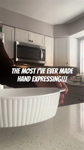 Have you ever tried hand expressing for a whole session!? 🫣 #handexpress #breastmilk #oversupply #fyp #2under3